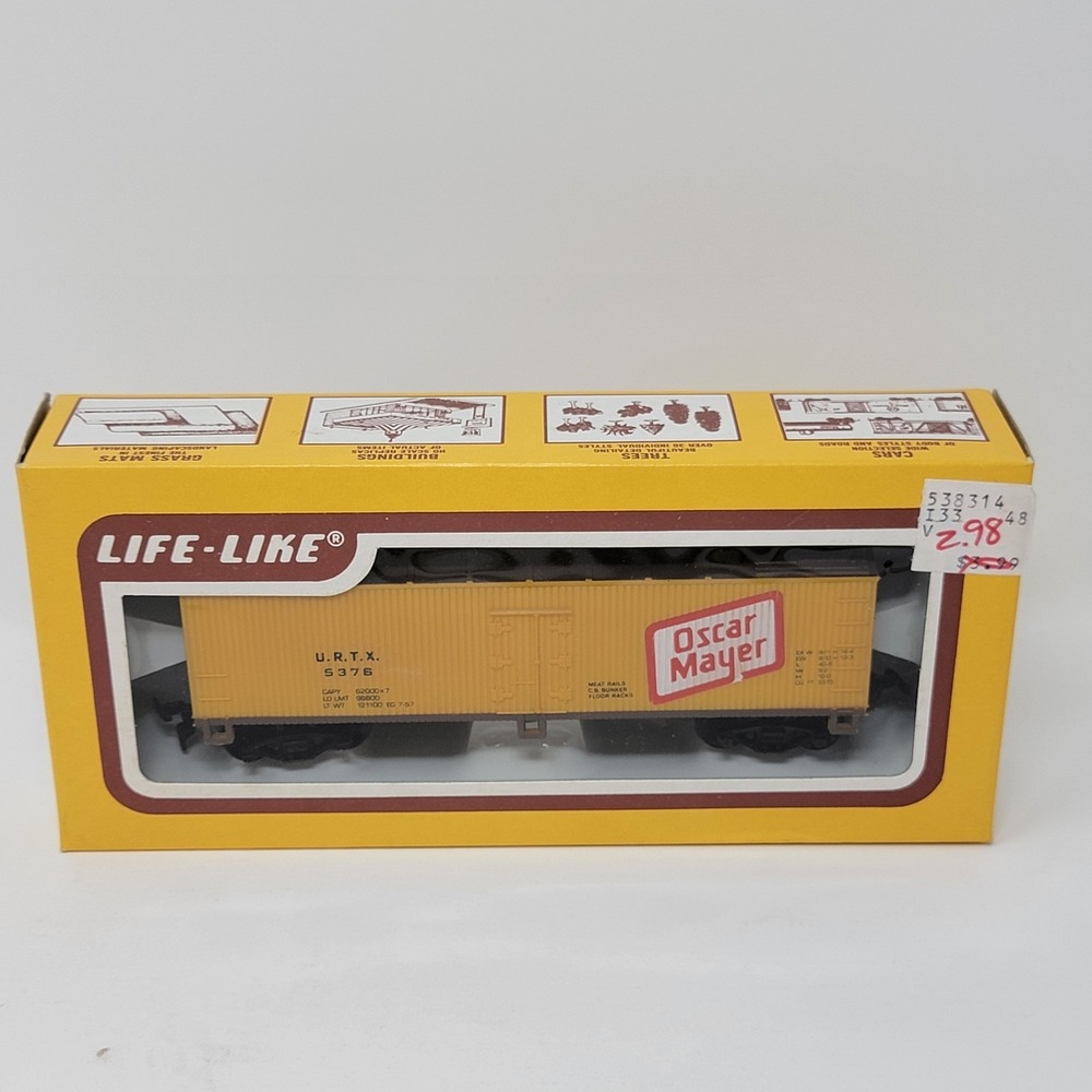 Life-Like HO Scale  Oscar Mayer  Reefer Freight Train Box Car 8501 - Unopened!